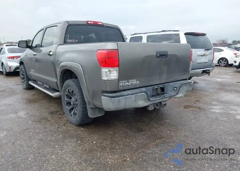 2010 Toyota Tundra Grade 5.7L V8 z USA, uszkodzony, nr VIN 5TFEY5F16AX085124